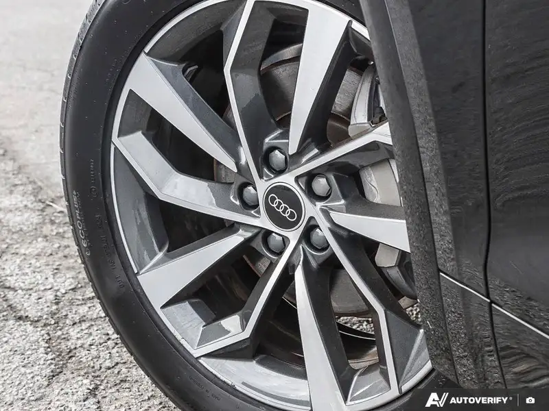2023 Audi Q5 Progressiv, bílá, 58 843 km, dovoz Kanada — foto 9 z 12