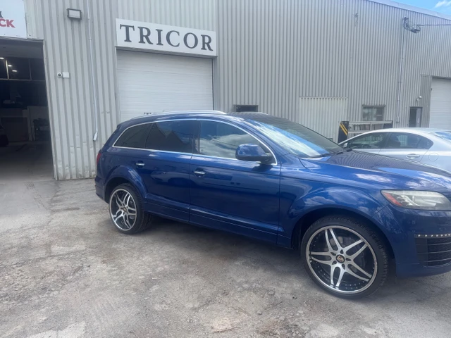 2015 Audi Q7, modrá, 235 000 km, dovoz Kanada — foto 2 z 5