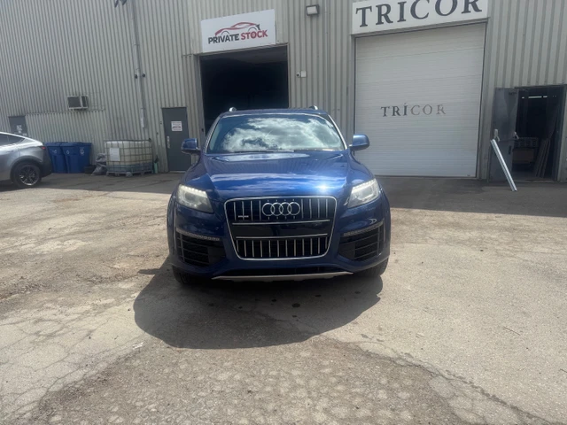 2015 Audi Q7, modrá, 235 000 km, dovoz Kanada — foto 3 z 5