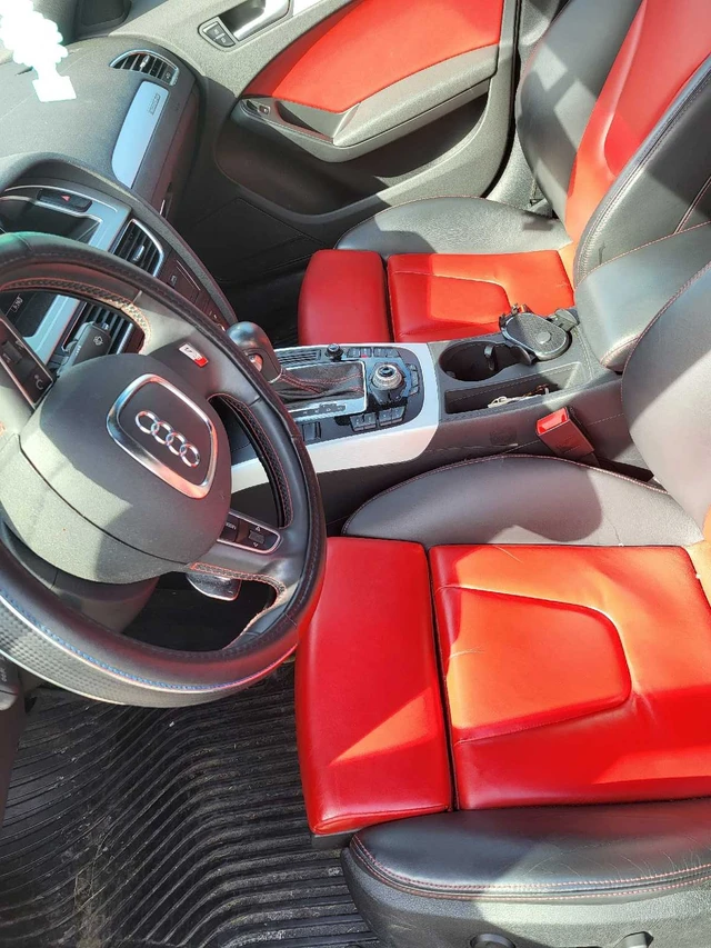 2012 Audi S4, 68 630 km, dovoz Kanada — foto 4 z 5
