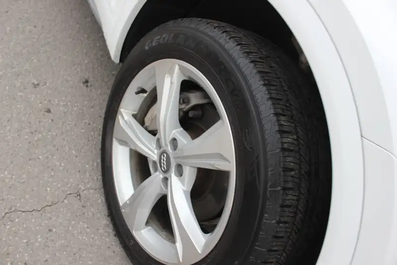 2018 Audi Q5 Progressiv, bílá, 154 619 km, dovoz Kanada — foto 10 z 12