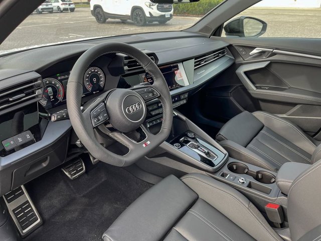 2026 Audi A3 Sedan Progressiv, bílá, 14 km, dovoz Kanada — foto 16 z 20