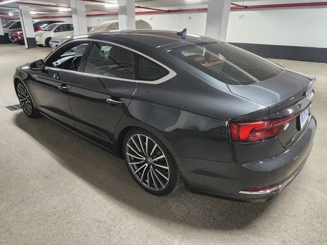 2018 Audi A5 Progressive, šedá, 157 000 km, dovoz Kanada — foto 4 z 5