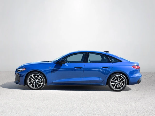 2025 Audi A5 Progressiv, modrá, 6 577 km, dovoz Kanada — foto 3 z 5