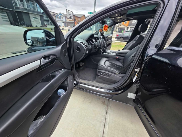 2012 Audi Q7, černá, 165 250 km, dovoz Kanada — foto 4 z 5