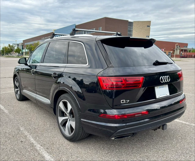 2018 Audi Q7, černá, 178 000 km, dovoz Kanada — foto 4 z 5