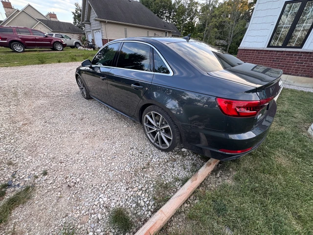 2017 Audi A4 Technik, šedá, 76 000 km, dovoz Kanada — foto 5 z 5