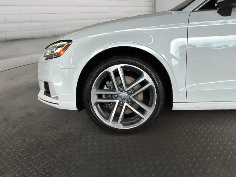 2018 Audi A3 Technik, bílá, 43 502 km, dovoz Kanada — foto 9 z 12