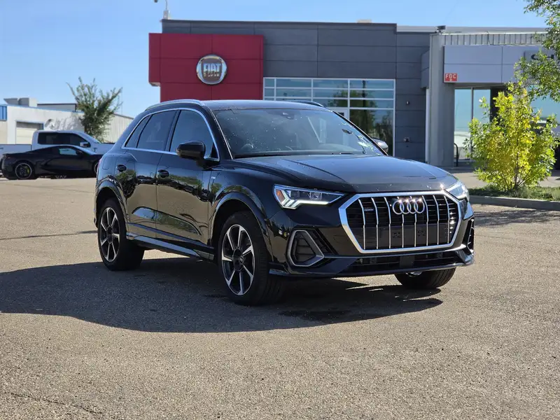 2025 Audi Q3 Progressiv, bílá, 29 590 km, dovoz Kanada — foto 9 z 12