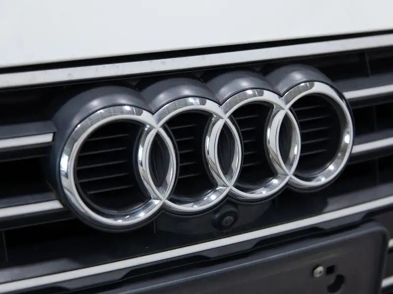 2018 Audi A5 2.0 TECHNIK, bílá, 125 860 km, dovoz Kanada — foto 9 z 12
