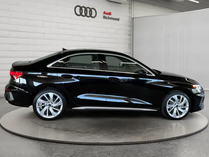 2024 Audi A3 Progressiv, černá, 35 600 km, dovoz Kanada — foto 4 z 12