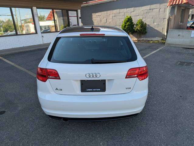 2012 Audi A3 Progressiv, bílá, 147 658 km, dovoz Kanada — foto 3 z 5
