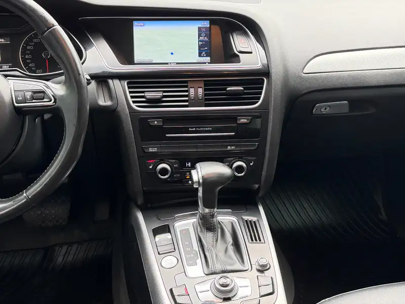 2015 Audi A4 Progressive plus, modrá, 154 045 km, dovoz Kanada — foto 12 z 12