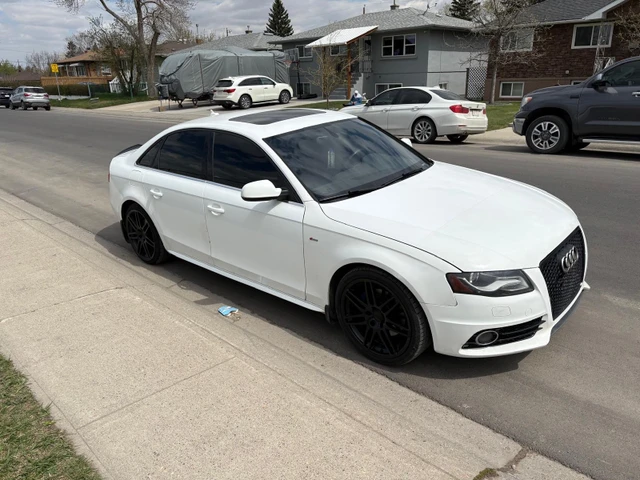 2012 Audi A4 S-Line, 275 000 km, dovoz Kanada — foto 2 z 5