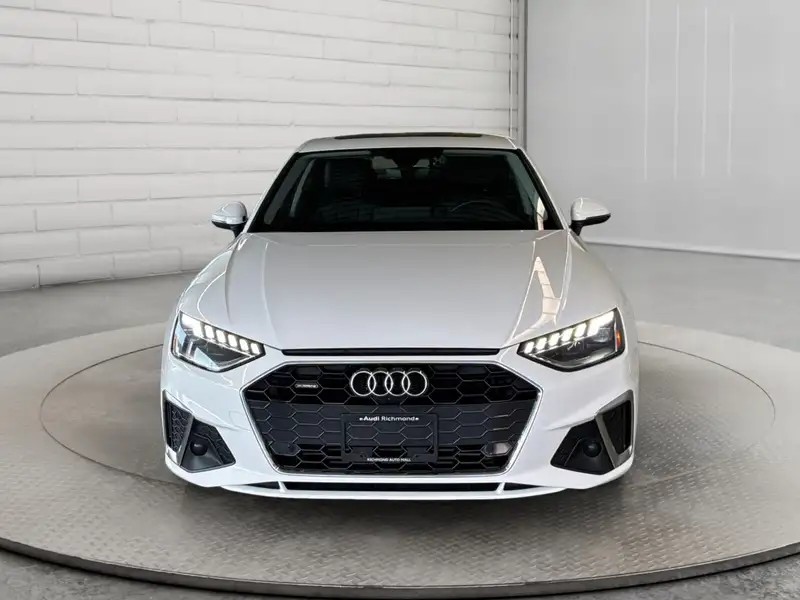 2023 Audi A4 Progressiv, bílá, 42 286 km, dovoz Kanada — foto 2 z 12