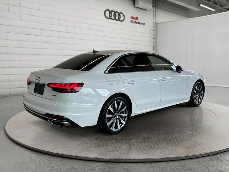 2023 Audi A4 Progressiv, bílá, 42 286 km, dovoz Kanada — foto 5 z 12