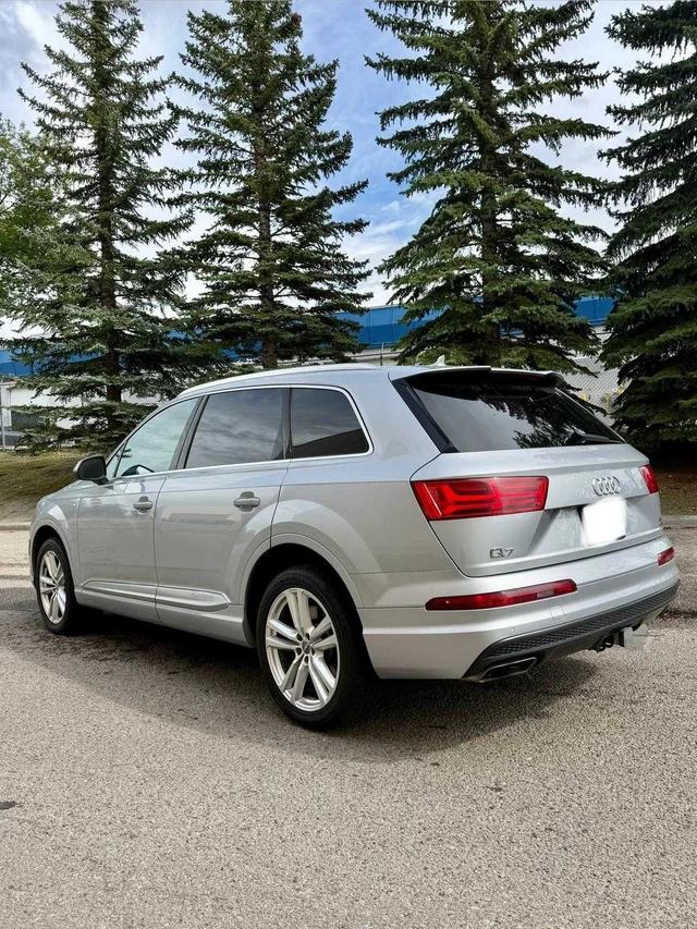 2017 Audi Q7, 191 000 km, dovoz Kanada — foto 4 z 5