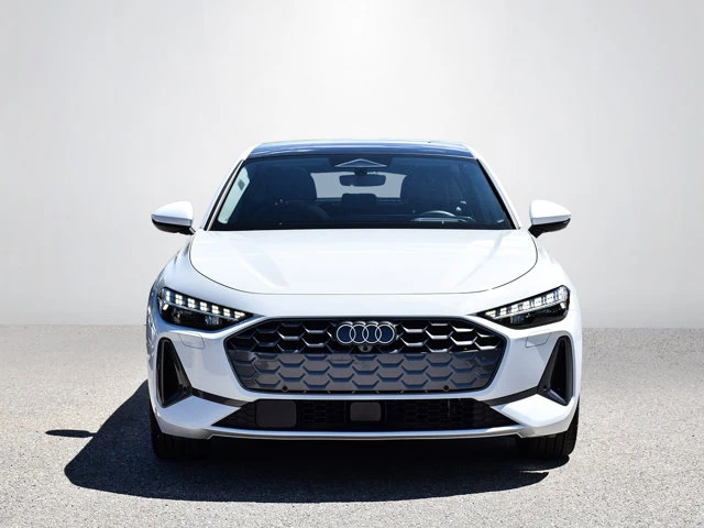 2025 Audi A5 Progressiv, bílá, 4 040 km, dovoz Kanada — foto 2 z 5