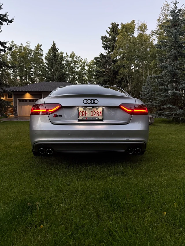 2015 Audi S5 Technik, stříbrná, 130 000 km, dovoz Kanada — foto 2 z 5