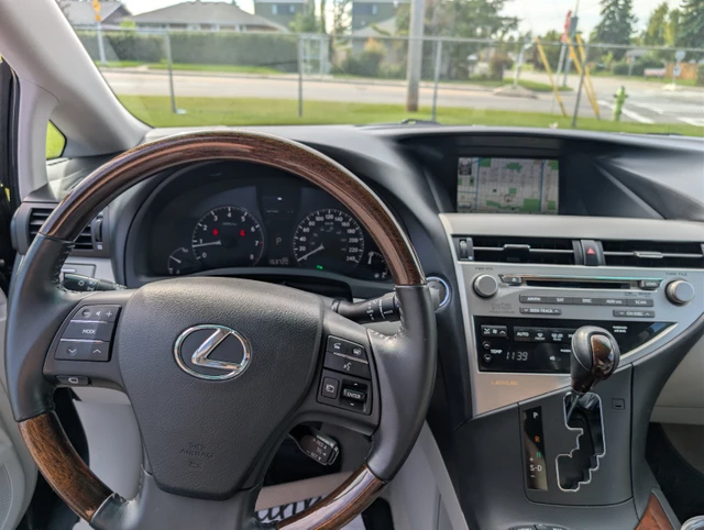 2011 Lexus Rx, šedá, 153 720 km, dovoz Kanada — foto 2 z 5