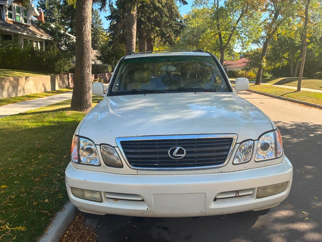 1999 Lexus, bílá, 205 700 km, dovoz Kanada — foto 2 z 5