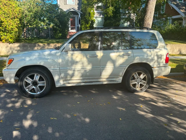 1999 Lexus, bílá, 205 700 km, dovoz Kanada — foto 3 z 5
