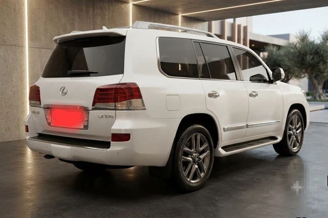 2014 Lexus Lx, bílá, 237 600 km, dovoz Kanada — foto 3 z 5