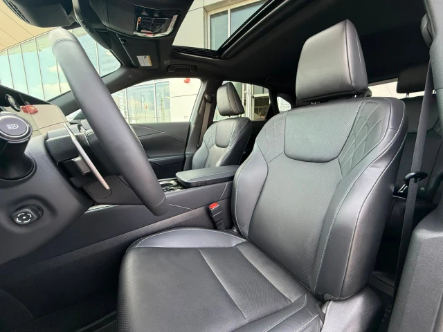 2026 Lexus RX 350, šedá, 15 km, dovoz Kanada — foto 7 z 20