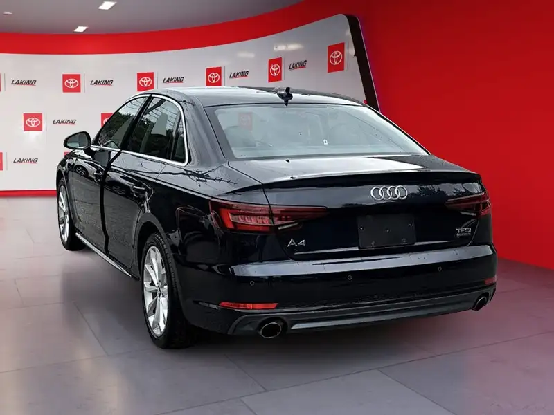 2018 Audi A4 Progressive, modrá, 88 898 km, dovoz Kanada — foto 4 z 12
