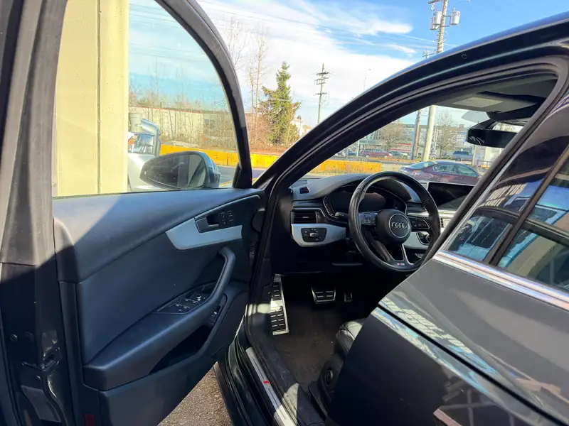 2019 Audi A4 Progressiv, šedá, 91 000 km, dovoz Kanada — foto 9 z 12