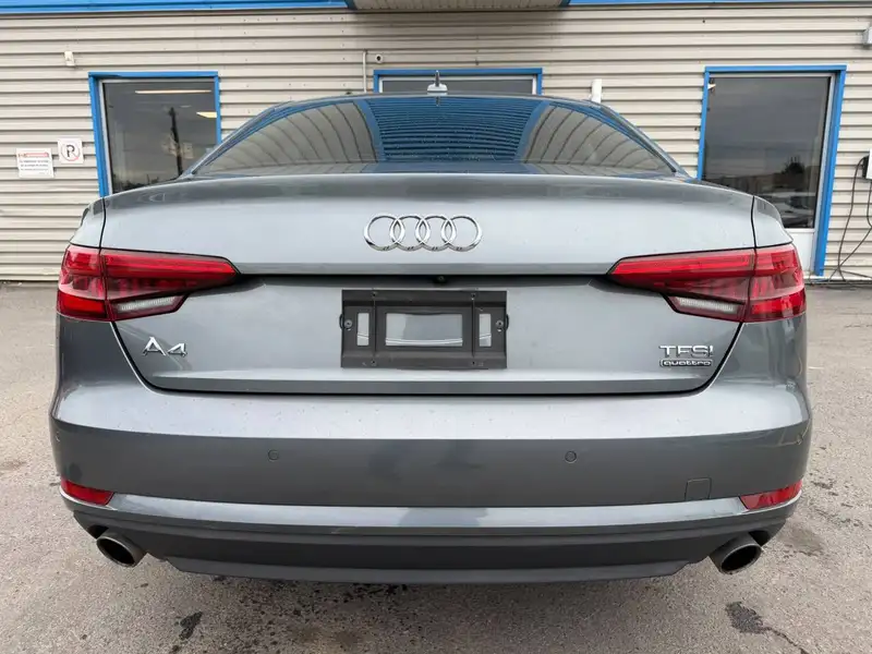 2017 Audi A4 Progressiv, šedá, 160 499 km, dovoz Kanada — foto 6 z 12