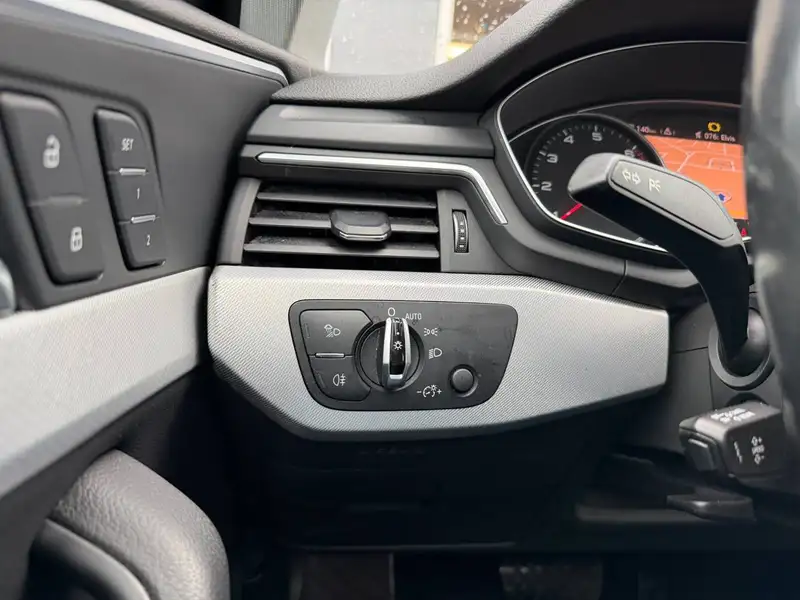 2017 Audi A4 Progressiv, šedá, 160 499 km, dovoz Kanada — foto 9 z 12