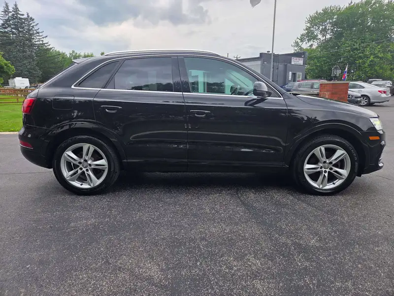 2016 Audi Q3 Progressiv, černá, 106 789 km, dovoz Kanada — foto 5 z 12