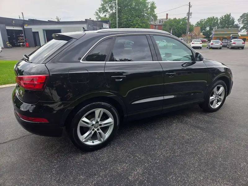 2016 Audi Q3 Progressiv, černá, 106 789 km, dovoz Kanada — foto 6 z 12