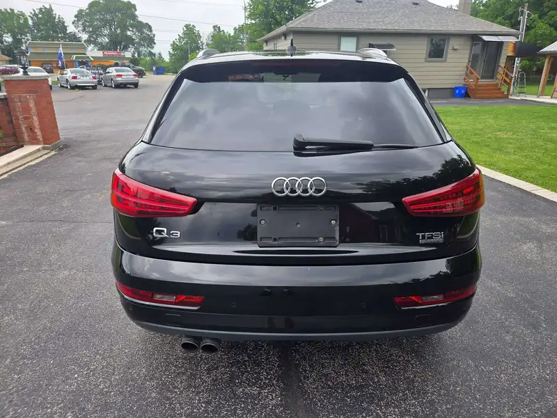 2016 Audi Q3 Progressiv, černá, 106 789 km, dovoz Kanada — foto 7 z 12