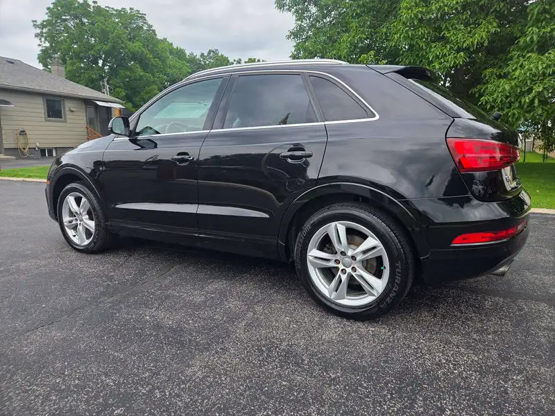 2016 Audi Q3 Progressiv, černá, 106 789 km, dovoz Kanada — foto 8 z 12
