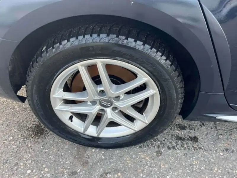 2017 Audi A4 Technik, černá, 86 679 km, dovoz Kanada — foto 11 z 12