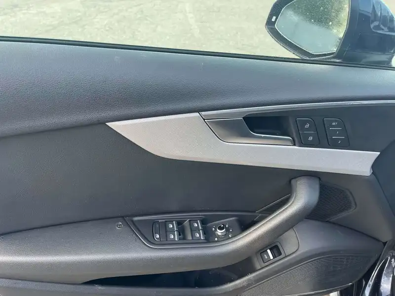2017 Audi A4 Technik, černá, 86 679 km, dovoz Kanada — foto 5 z 12