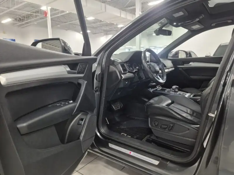 2018 Audi Q5 Progressiv, šedá, 165 483 km, dovoz Kanada — foto 9 z 12