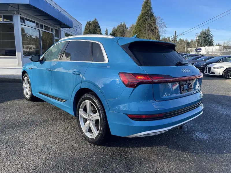 2019 Audi E-Tron Progressiv quattro, modrá, 116 514 km, dovoz Kanada — foto 7 z 12