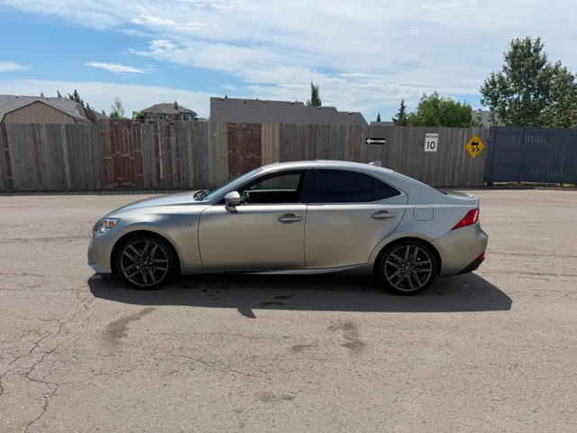 2015 Lexus Is, tan, 202 124 km, dovoz Kanada — foto 2 z 5