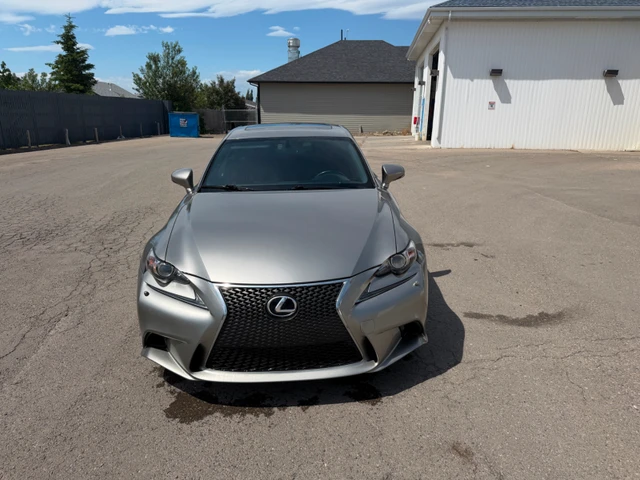 2015 Lexus Is, tan, 202 124 km, dovoz Kanada — foto 3 z 5