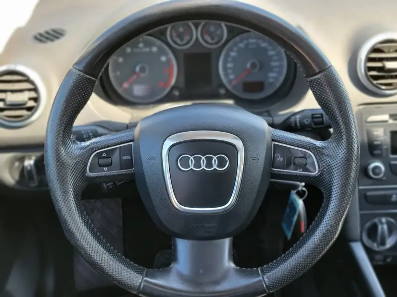 2012 Audi A3 4dr HB Man FrontTrak 2.0T Progressiv, černá, 149 000 km, dovoz Kanada — foto 9 z 12