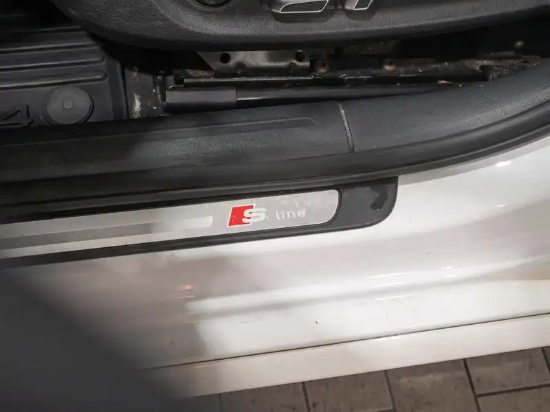 2016 Audi A4 Progressiv plus, bílá, 148 937 km, dovoz Kanada — foto 8 z 12