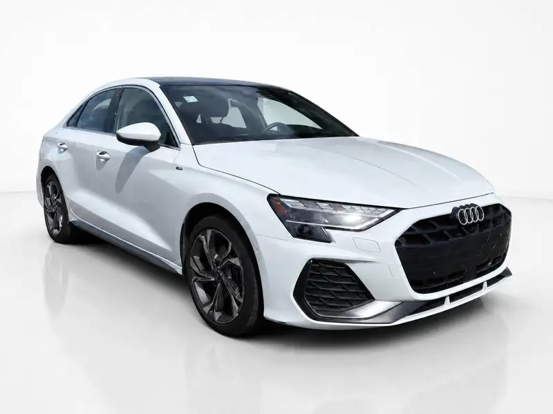 2025 Audi A3 Progressiv, bílá, 31 567 km, dovoz Kanada — foto 2 z 12