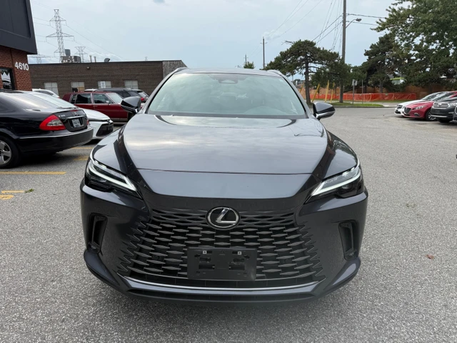 2024 Lexus RX 350 Auto, šedá, 18 000 km, dovoz Kanada — foto 2 z 5