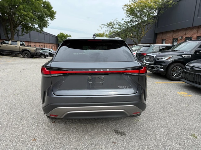 2024 Lexus RX 350 Auto, šedá, 18 000 km, dovoz Kanada — foto 5 z 5