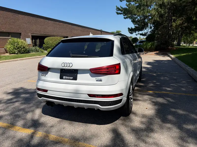 2018 Audi Q3 Technik, bílá, 114 000 km, dovoz Kanada — foto 9 z 12
