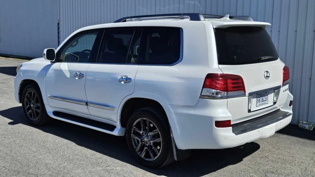 2014 Lexus Lx, bílá, 176 251 km, dovoz Kanada — foto 4 z 20