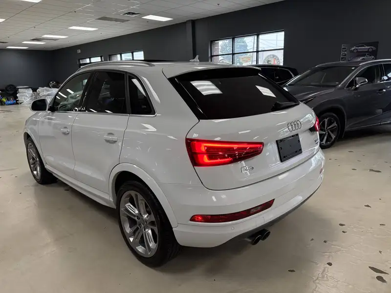 2018 Audi Q3 Progressiv, bílá, 141 679 km, dovoz Kanada — foto 3 z 12